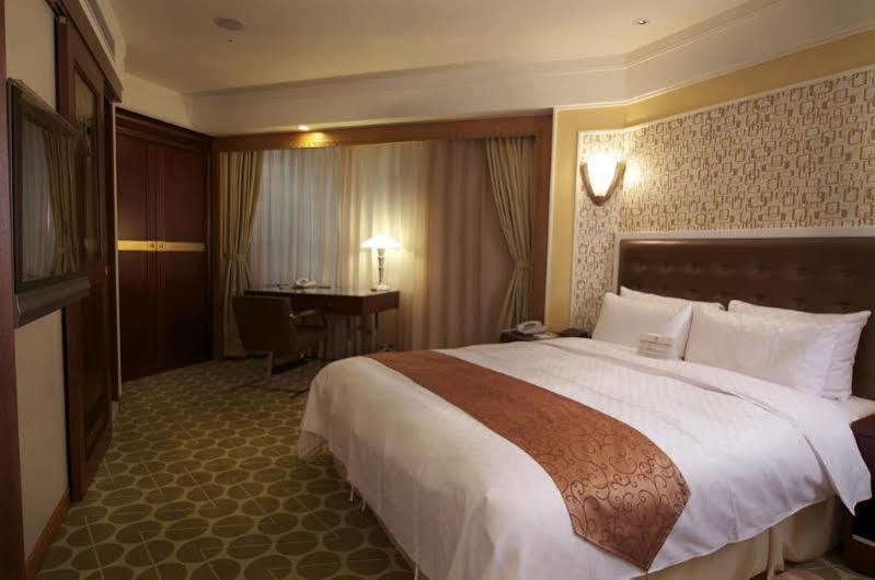 Royal Palace Hotel Taipei Exterior foto